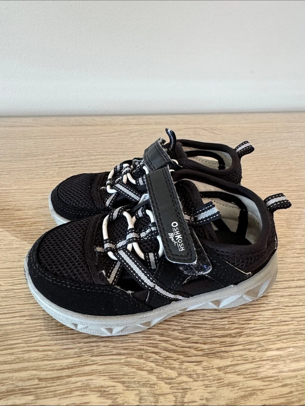 OshKosh B'gosh Black and White Kids Sneaker Sandals
